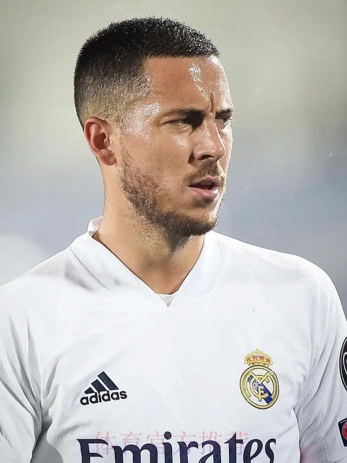 记者:皇马更衣室对阿扎尔明显变瘦感到惊讶 记者:皇马更衣室对阿扎尔明显变瘦感到惊讶